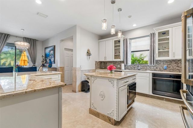 15630 N HIMES AVENUE, Tampa, FL 33618