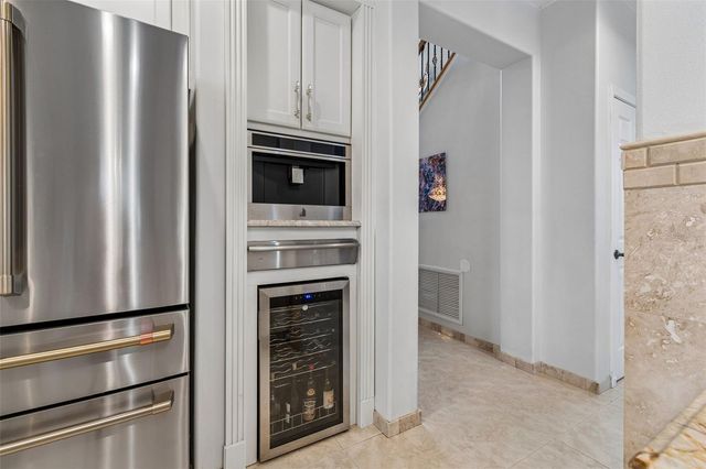 15630 N HIMES AVENUE, Tampa, FL 33618