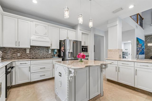 15630 N HIMES AVENUE, Tampa, FL 33618