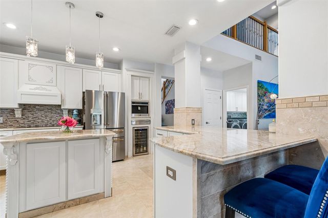 15630 N HIMES AVENUE, Tampa, FL 33618