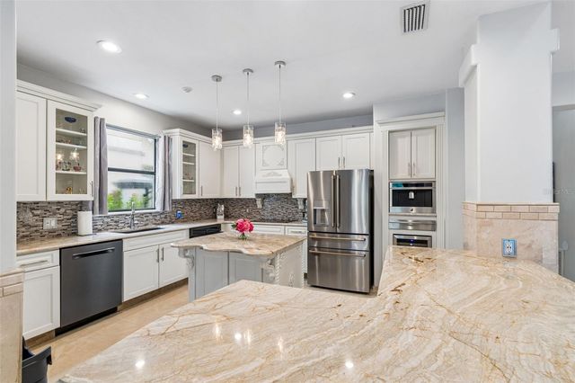 15630 N HIMES AVENUE, Tampa, FL 33618