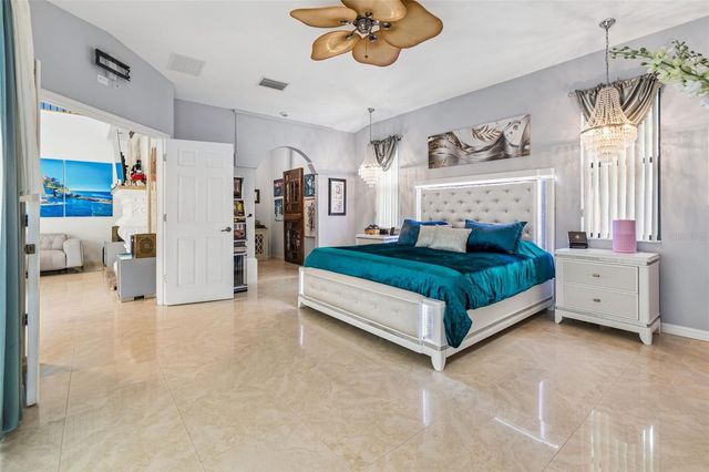15630 N HIMES AVENUE, Tampa, FL 33618