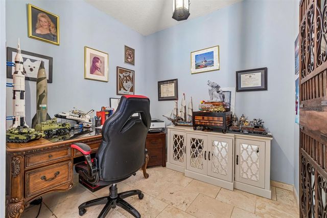15630 N HIMES AVENUE, Tampa, FL 33618