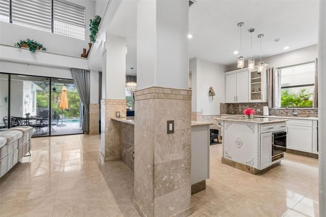 15630 N HIMES AVENUE, Tampa, FL 33618