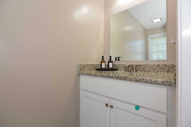 35 Cross Street, Allenstown, NH 03275