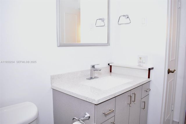 1731 N 54th Ave, Hollywood, FL 33021