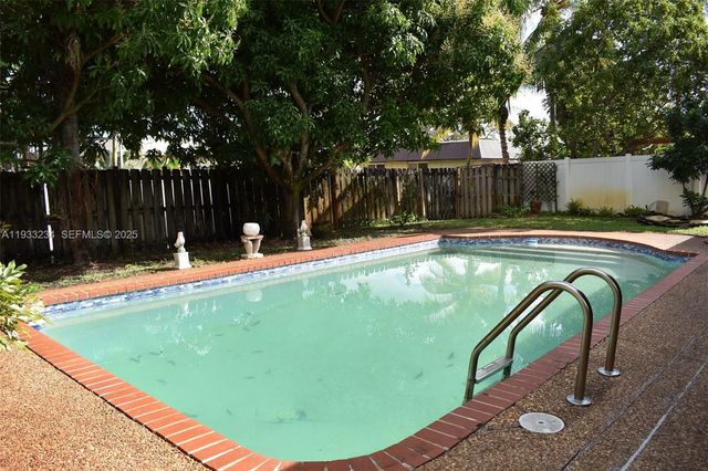 1731 N 54th Ave, Hollywood, FL 33021