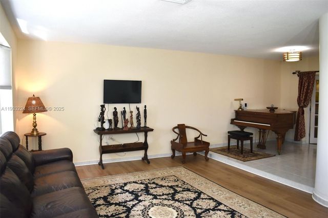 1731 N 54th Ave, Hollywood, FL 33021