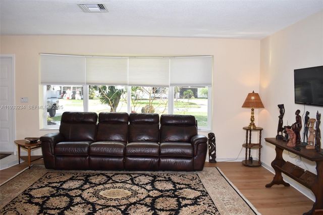 1731 N 54th Ave, Hollywood, FL 33021