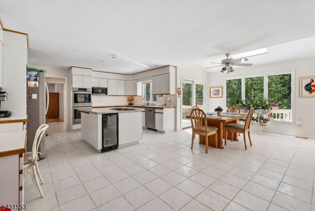 15 Manchester Ct, Morris Twp., NJ 07960