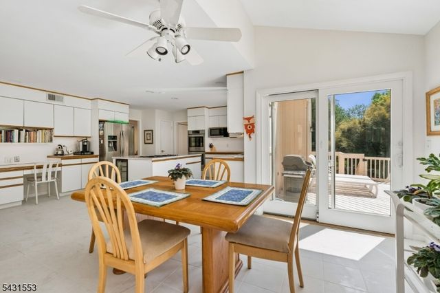 15 Manchester Ct, Morris Twp., NJ 07960