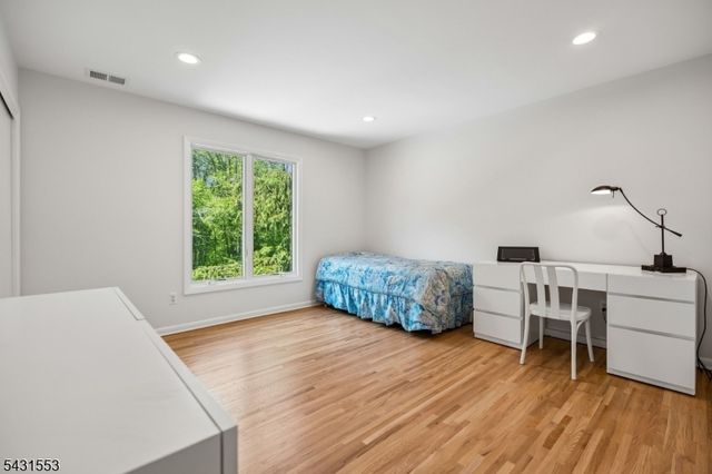 15 Manchester Ct, Morris Twp., NJ 07960