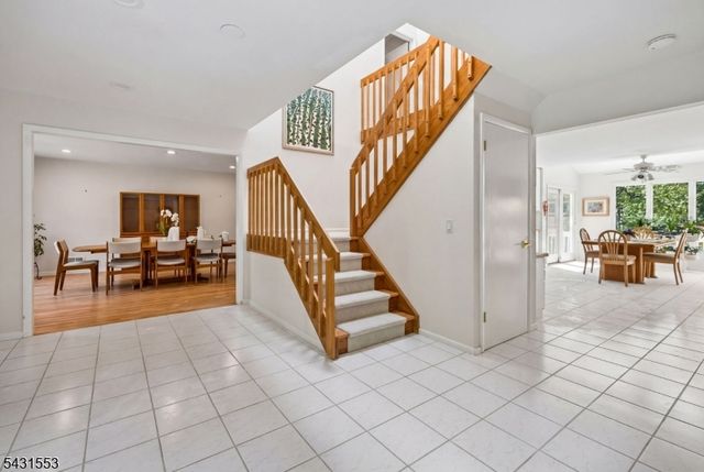 15 Manchester Ct, Morris Twp., NJ 07960