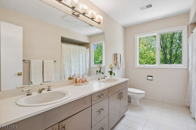 15 Manchester Ct, Morris Twp., NJ 07960