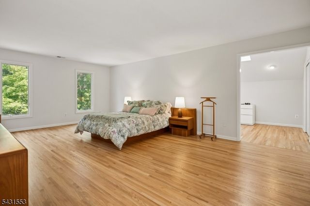 15 Manchester Ct, Morris Twp., NJ 07960