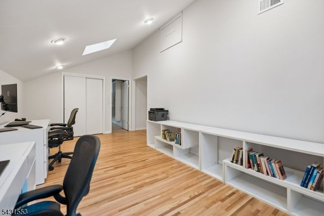 15 Manchester Ct, Morris Twp., NJ 07960