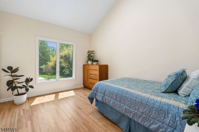 15 Manchester Ct, Morris Twp., NJ 07960