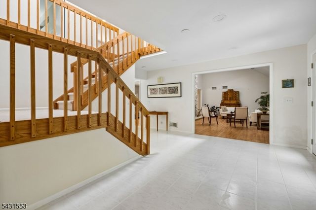 15 Manchester Ct, Morris Twp., NJ 07960