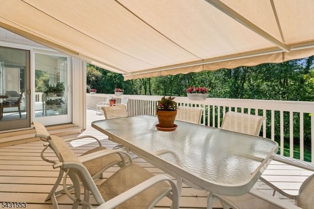 15 Manchester Ct, Morris Twp., NJ 07960
