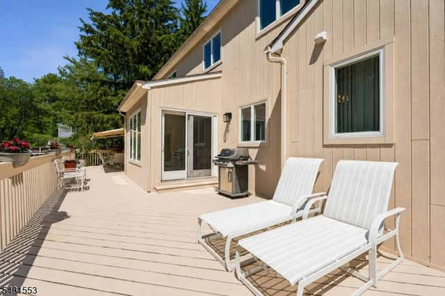 15 Manchester Ct, Morris Twp., NJ 07960