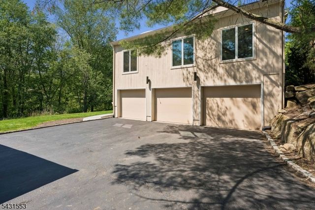 15 Manchester Ct, Morris Twp., NJ 07960