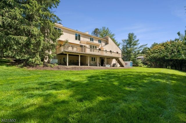 15 Manchester Ct, Morris Twp., NJ 07960