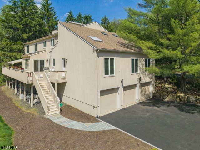 15 Manchester Ct, Morris Twp., NJ 07960