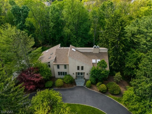 15 Manchester Ct, Morris Twp., NJ 07960