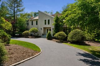 15 Manchester Ct, Morris Twp., NJ 07960