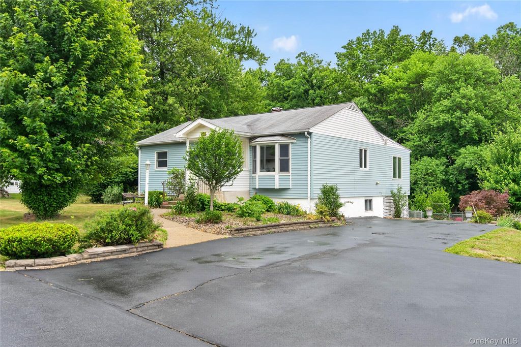 44 Orchard Hill, Middletown, NY 10941