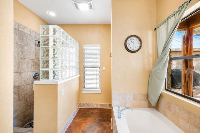 220 Meadowview DR, Wimberley, TX 78676