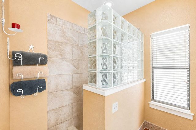 220 Meadowview DR, Wimberley, TX 78676