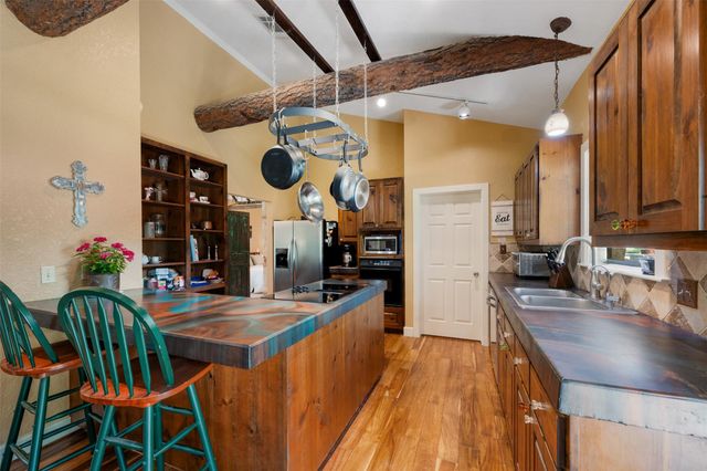 220 Meadowview DR, Wimberley, TX 78676