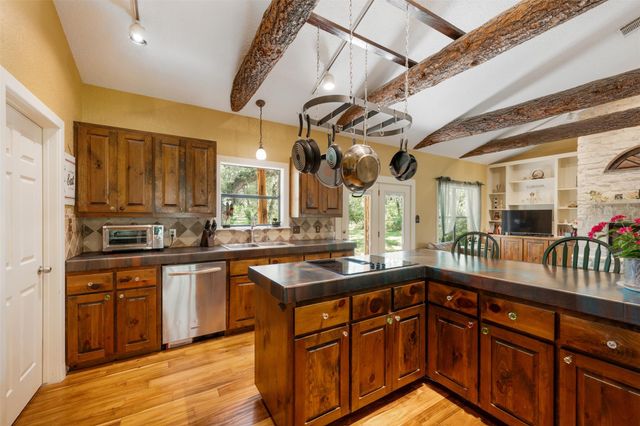 220 Meadowview DR, Wimberley, TX 78676