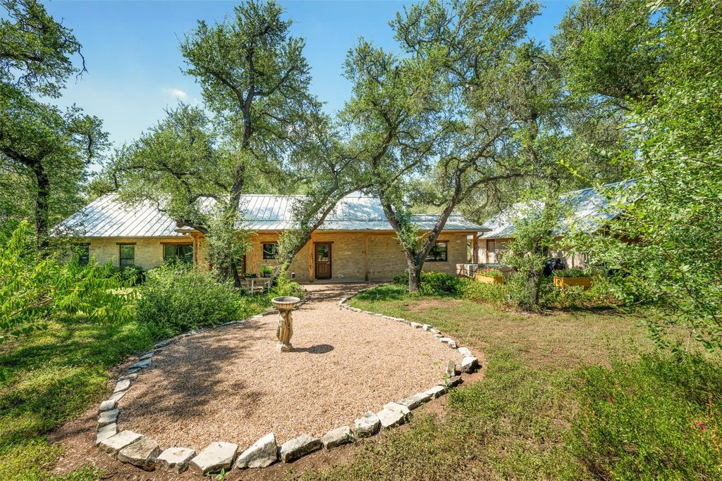 220 Meadowview DR, Wimberley, TX 78676
