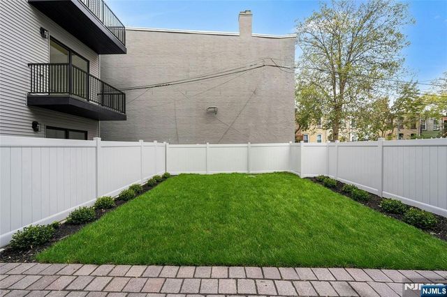 24 Clinton Avenue 1, Jersey City, NJ 07304