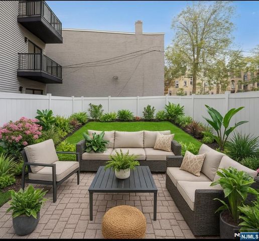 24 Clinton Avenue 1, Jersey City, NJ 07304