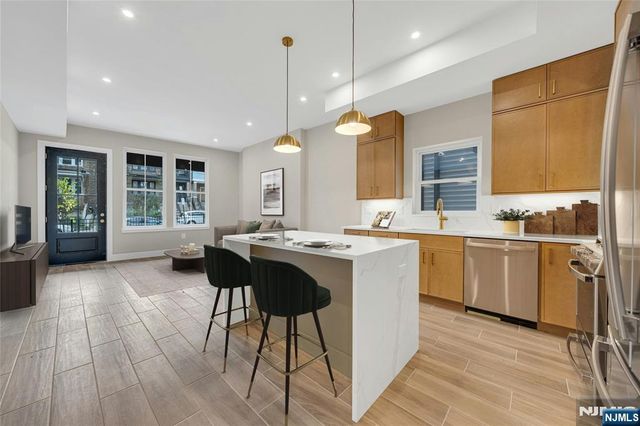 24 Clinton Avenue 1, Jersey City, NJ 07304