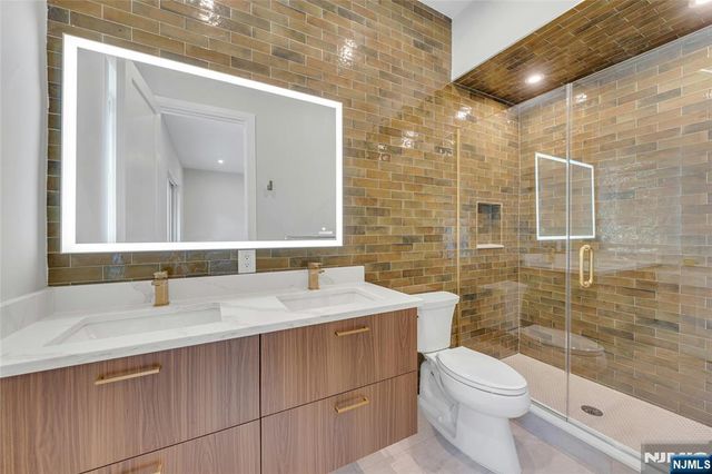 24 Clinton Avenue 1, Jersey City, NJ 07304