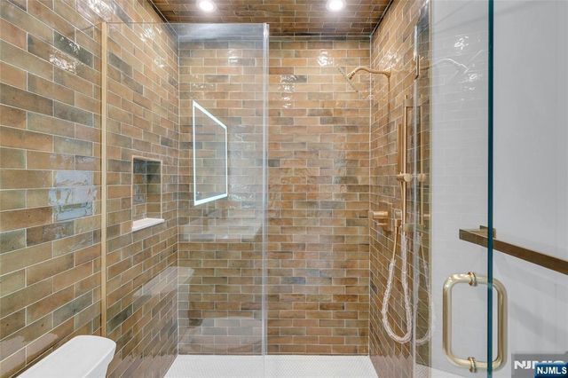 24 Clinton Avenue 1, Jersey City, NJ 07304