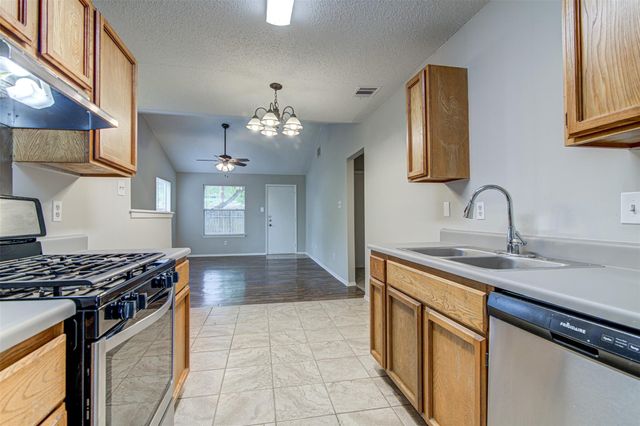 8116 West Gate BLVD B, Austin, TX 78745