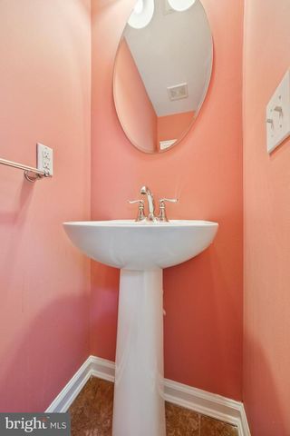 641 WASHINGTON SQ, Spring City, PA 19475