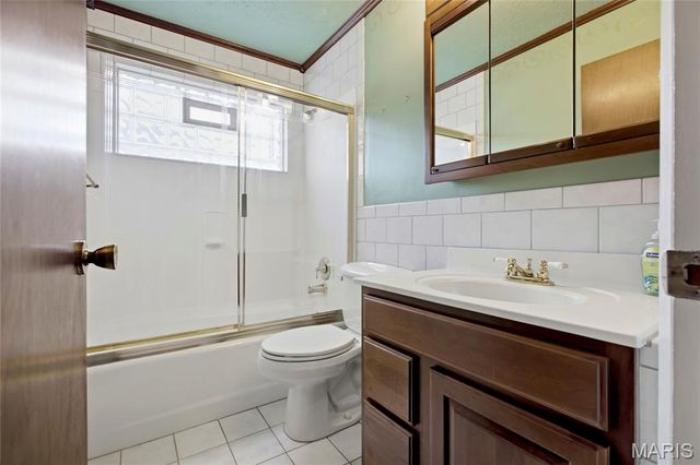 808 Dinard Drive, Ballwin, MO 63021