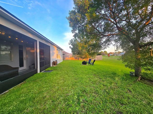 5915 NW Brianna Court, Port St. Lucie, FL 34986