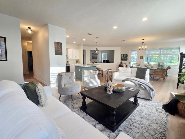 5915 NW Brianna Court, Port St. Lucie, FL 34986