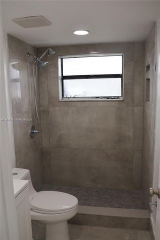 2550 W 67th Pl 22-32, Hialeah, FL 33016