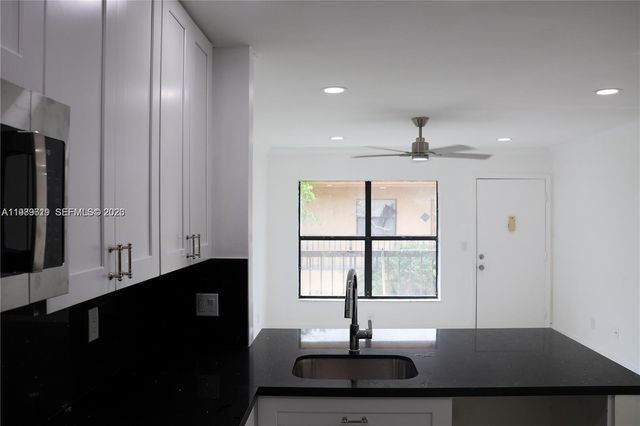 2550 W 67th Pl 22-32, Hialeah, FL 33016