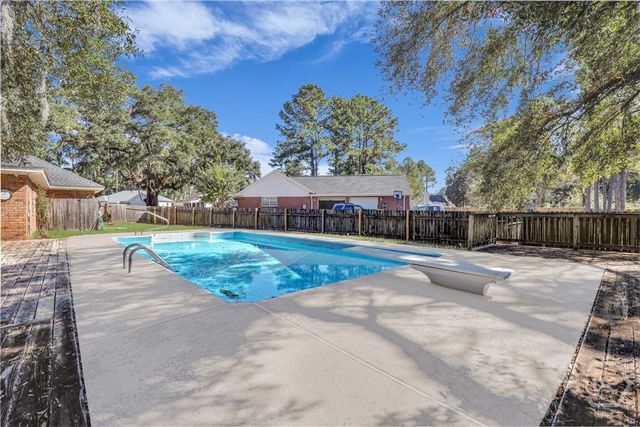 56 Glennmary Lane E, Richmond Hill, GA 31324