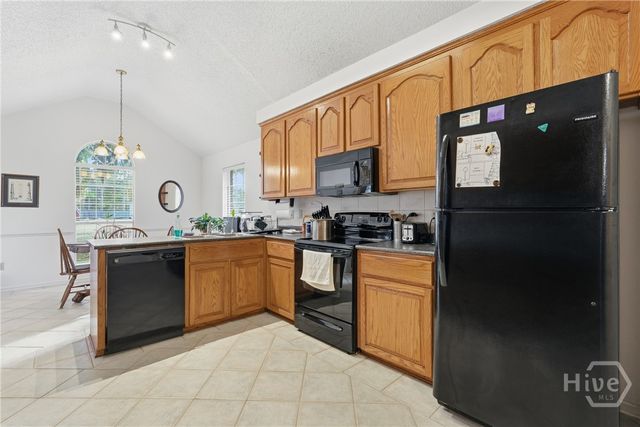 56 Glennmary Lane E, Richmond Hill, GA 31324