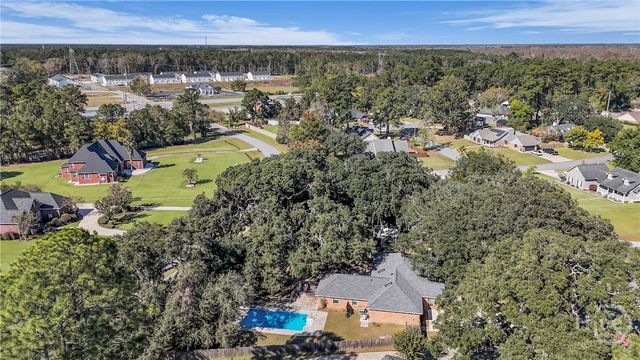 56 Glennmary Lane E, Richmond Hill, GA 31324